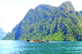 Lake of Dam: Chiew Larn